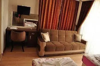 Hotel River