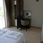 River Hotel