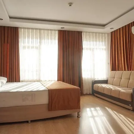 River Hotell 3*