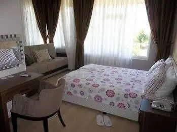 Hotell River 3*