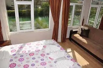 Hotel River