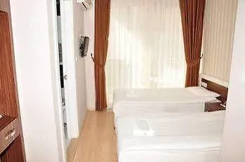 River Hotel