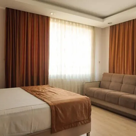 Hotel River 3*