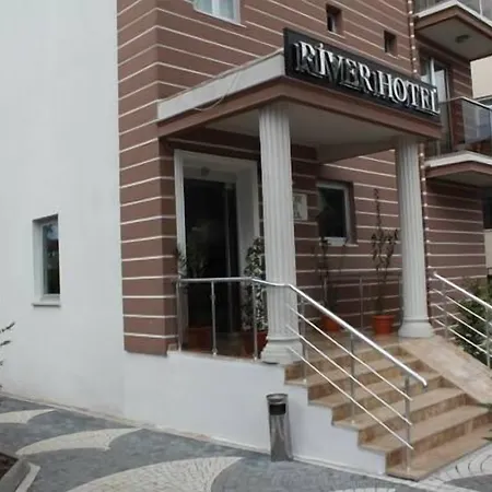 River Hotel