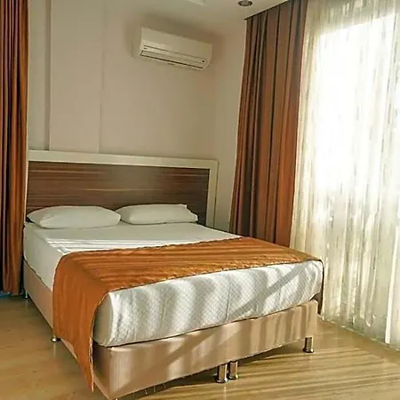 River Hotel