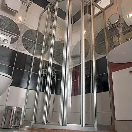 Hotel River 3*