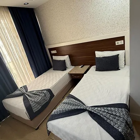 River Hotel
